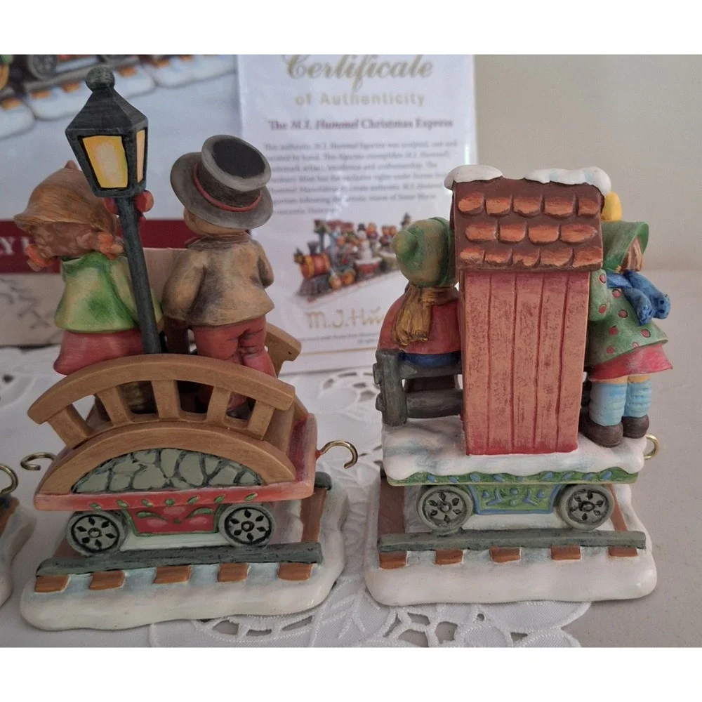 Danbury Mint The M.I. Hummel Christmas Express 5 Piece Train Set w/ COA and Box